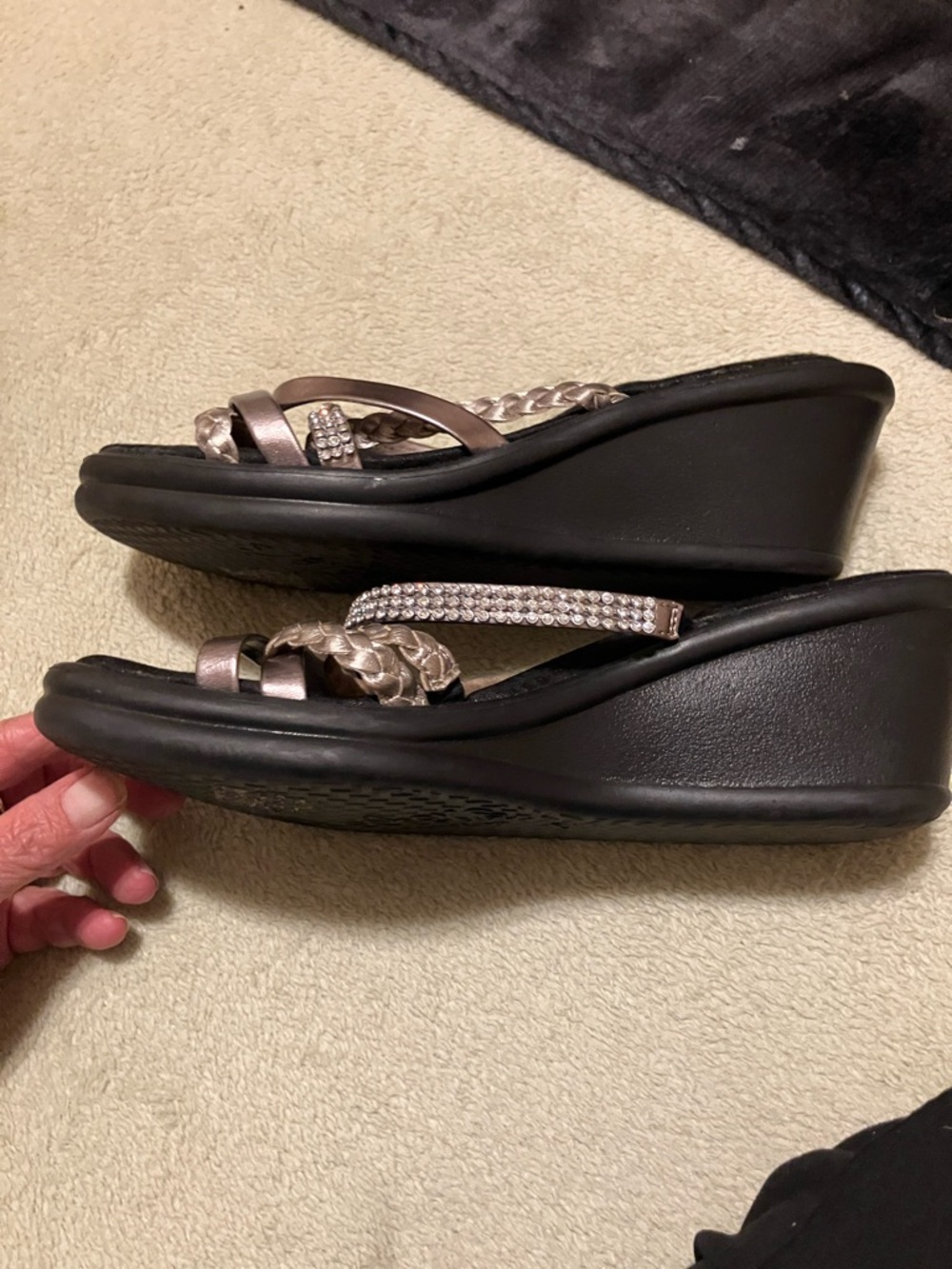 Skechers Women's Metallic Rose Gold Braided Slide Sandals - Picture 3 of 3